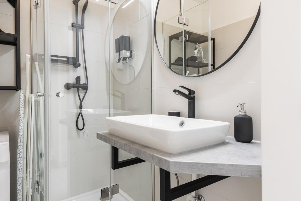 Bright Stylish Apartment With A Balcony In A Top Location Bécs Kültér fotó