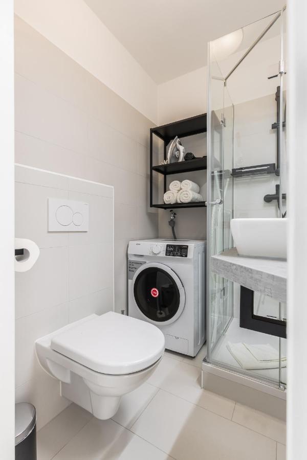 Bright Stylish Apartment With A Balcony In A Top Location Bécs Kültér fotó