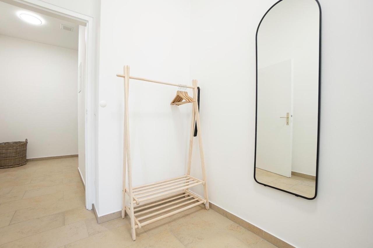 Bright Stylish Apartment With A Balcony In A Top Location Bécs Kültér fotó