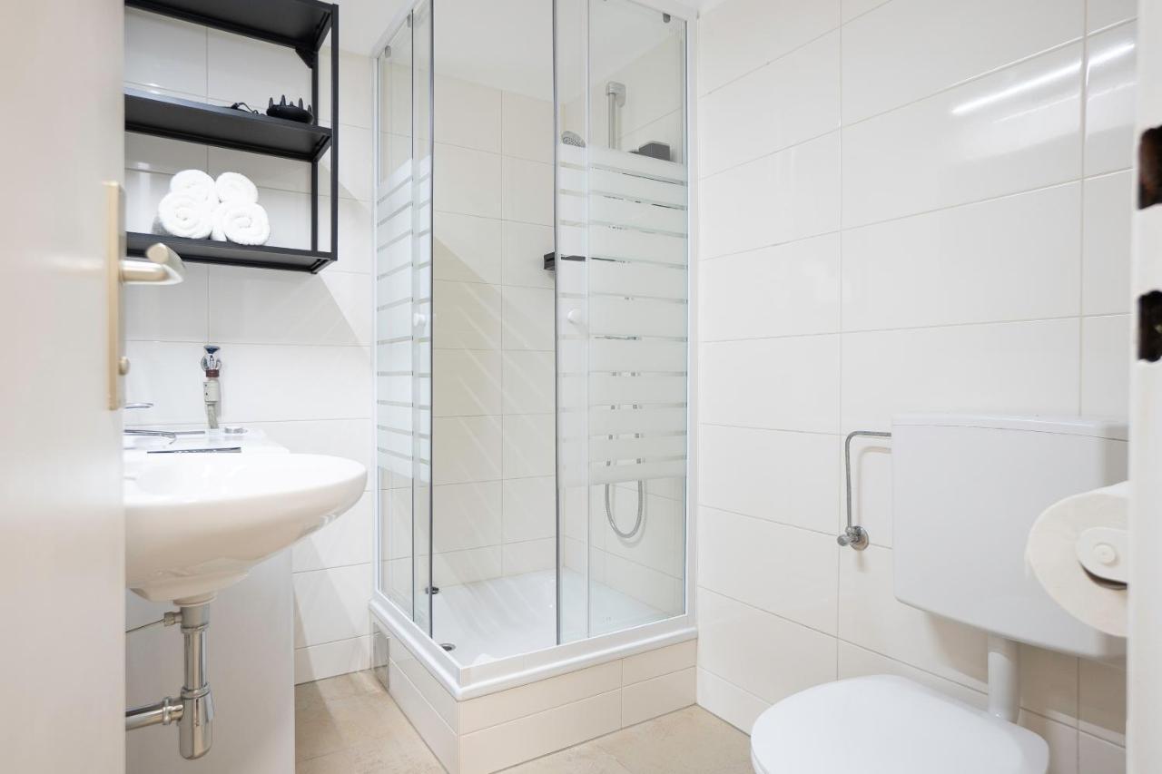 Bright Stylish Apartment With A Balcony In A Top Location Bécs Kültér fotó