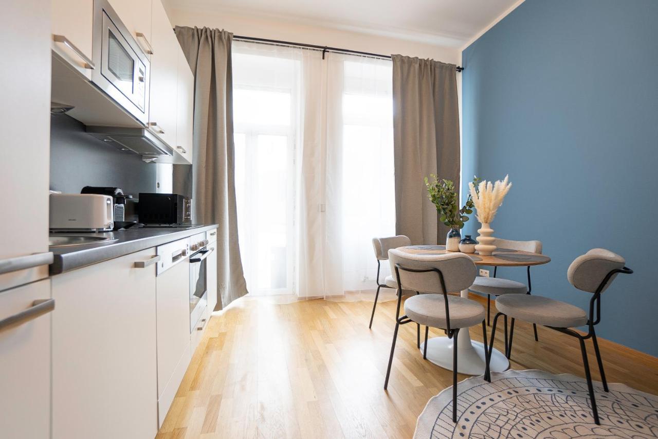 Bright Stylish Apartment With A Balcony In A Top Location Bécs Kültér fotó