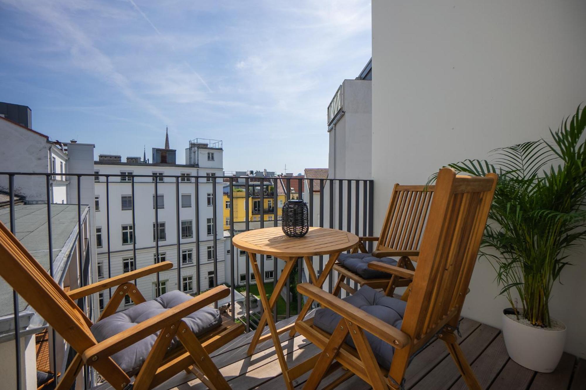 Bright Stylish Apartment With A Balcony In A Top Location Bécs Kültér fotó